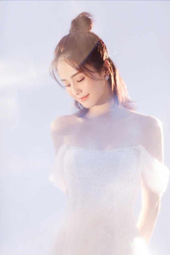 美丽漂亮的新娘白鹿女明星婚纱照摄影图片