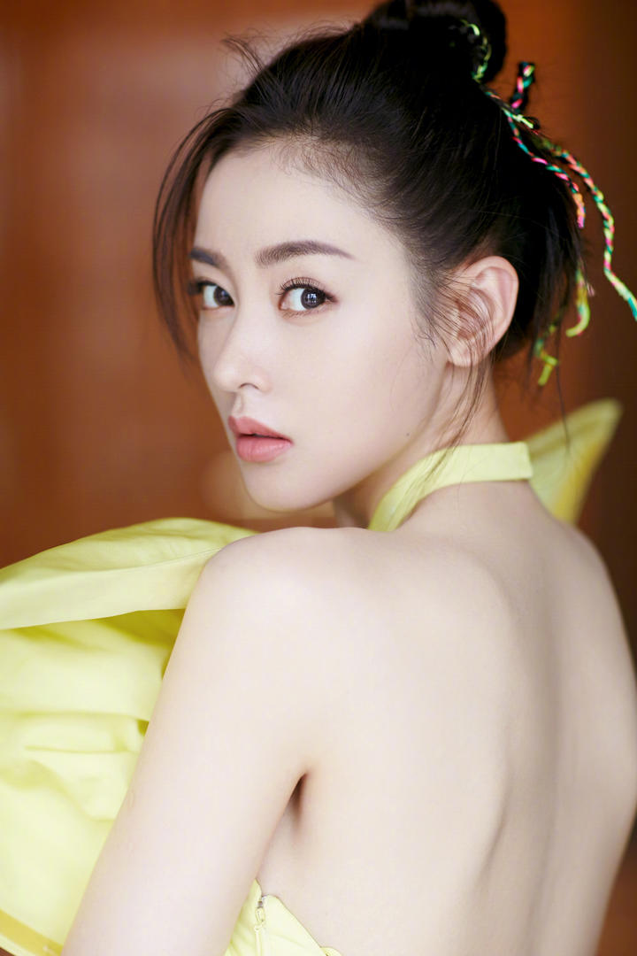 国产女星张天爱优雅艺术照图片