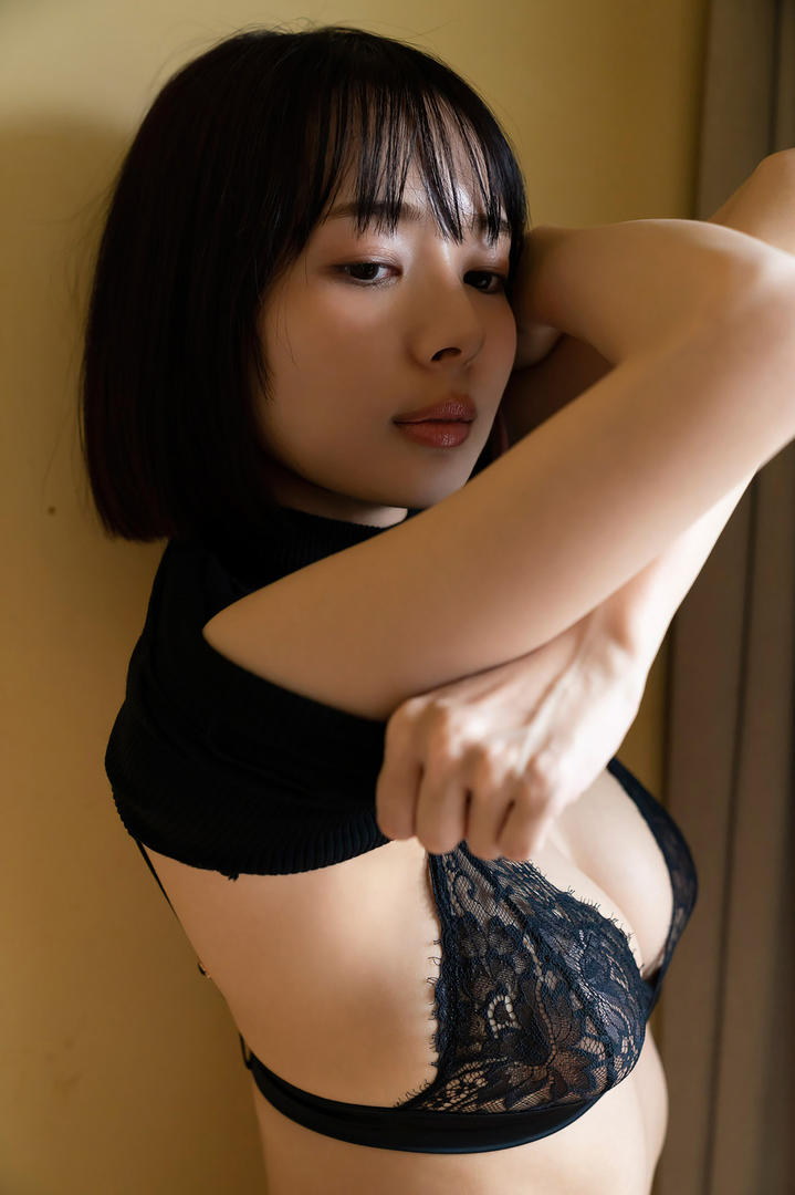 蕾丝情趣内衣美女模特大胆图片