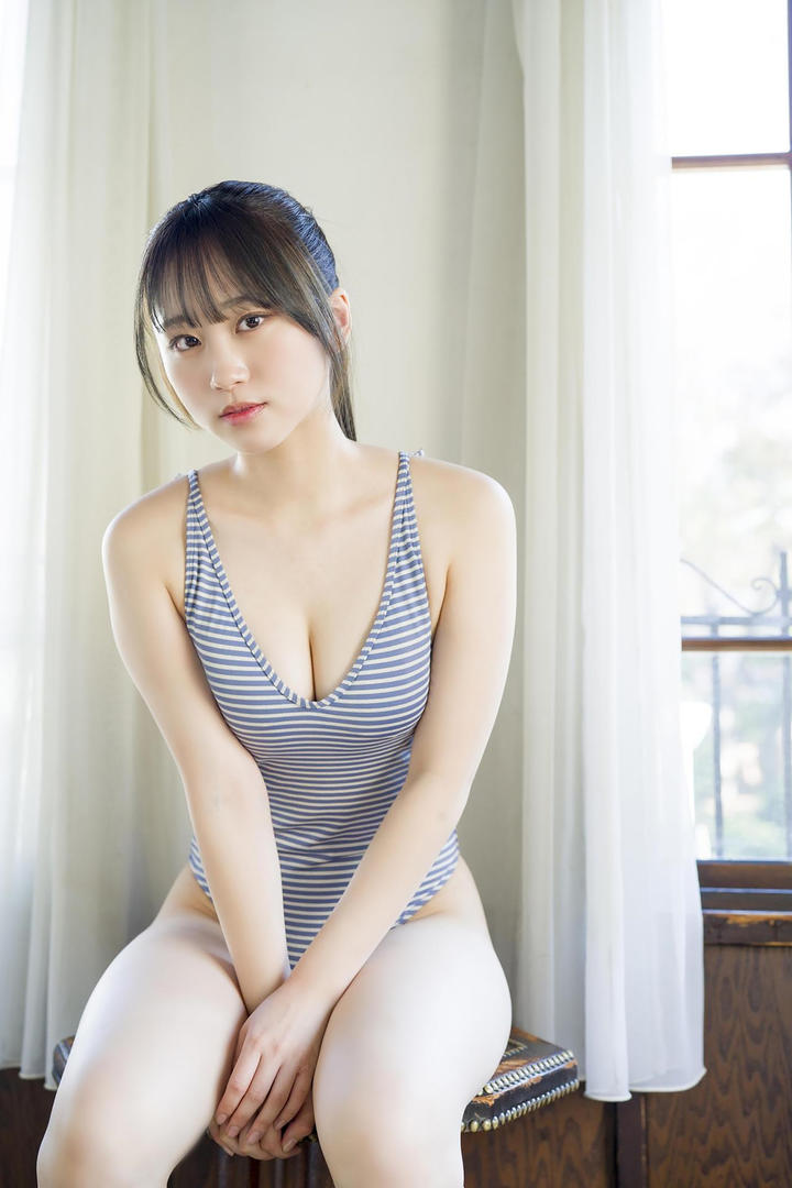舞蹈系美女校花大胆写真
