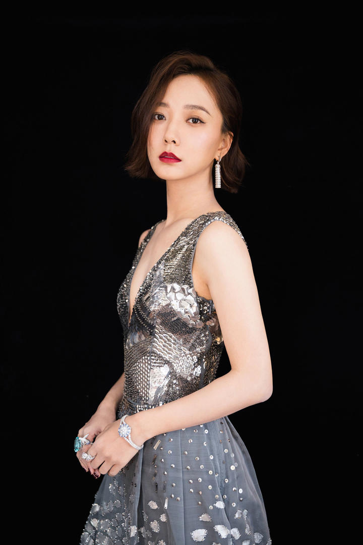 气质出众的漂亮美女明星王珞丹高清壁纸写真图片大全