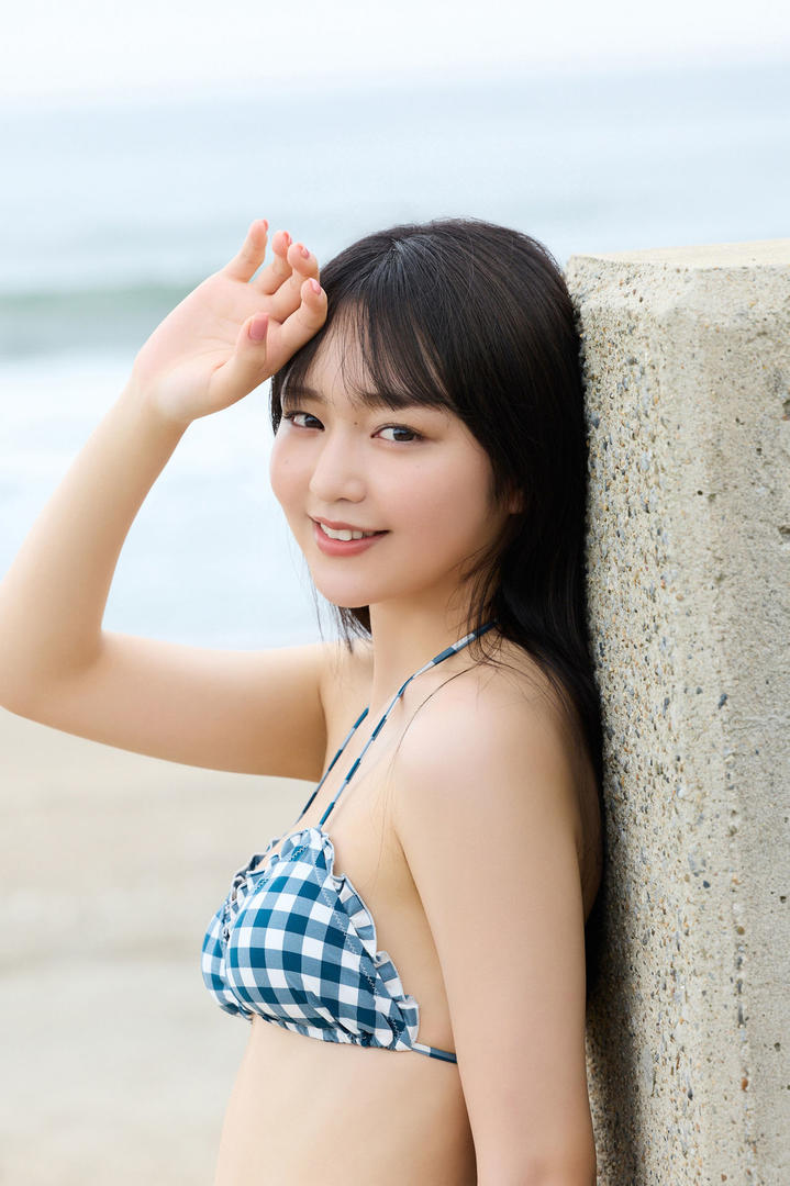清纯亚洲比基尼美女**艺术照片