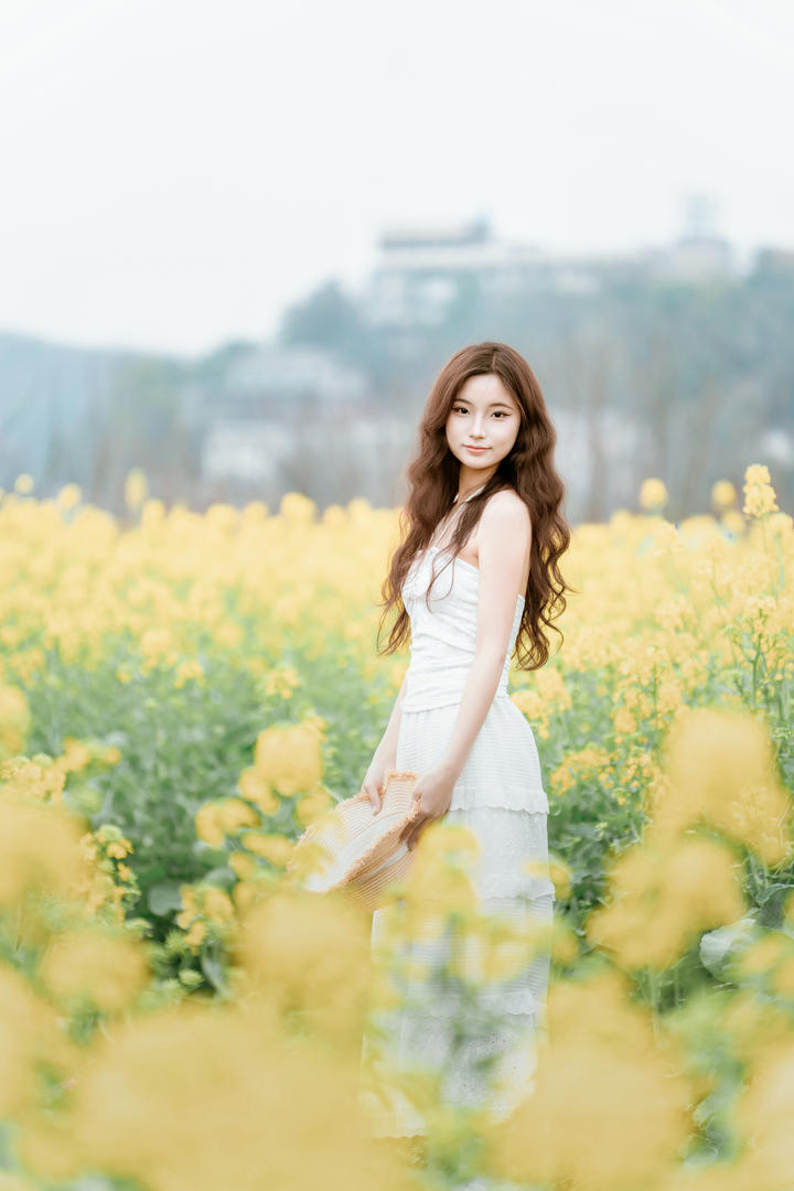 清纯可爱美女大学生个人艺术照写真图片