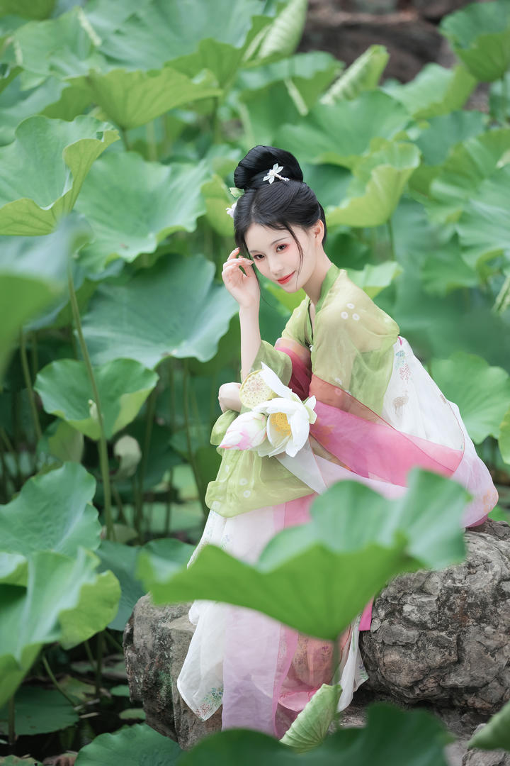 推特网红女神国模古装艺术照