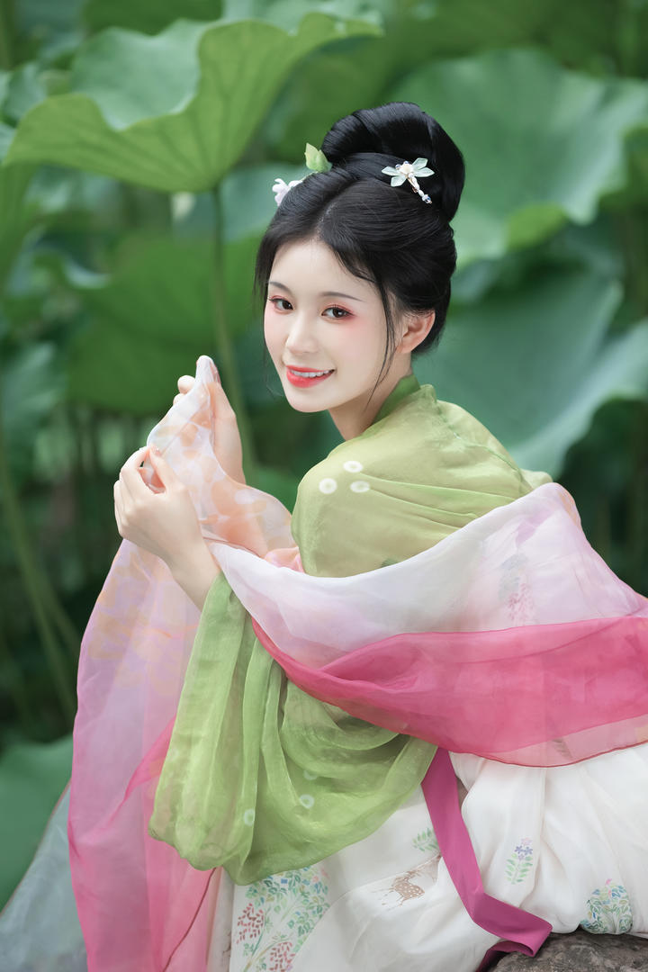 国产精品推特女神国模古装艺术照