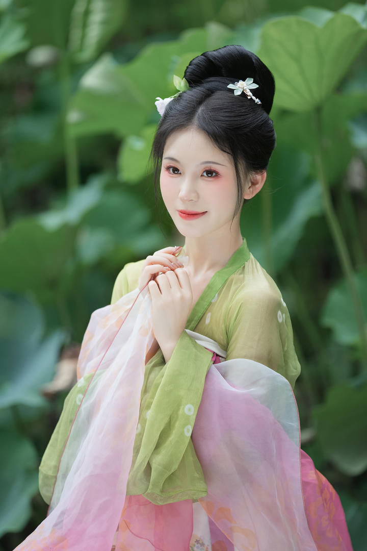 99精品国产推特女神主播极品古装艺术照