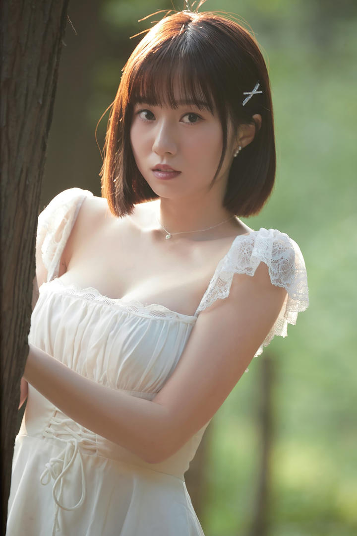 台湾省美女森林里的艺术照