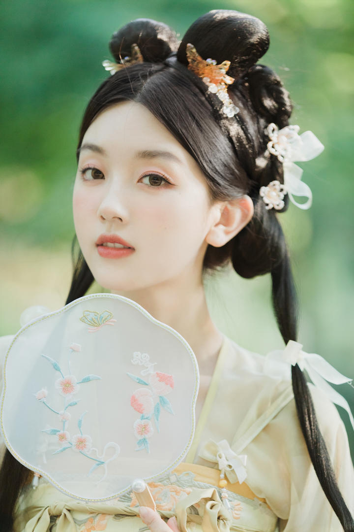 抖音网红美女主播古装摄影