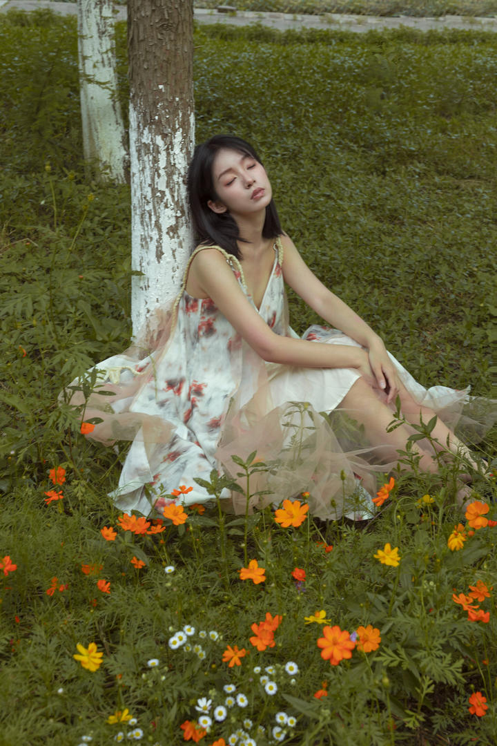 年轻气质美女图片