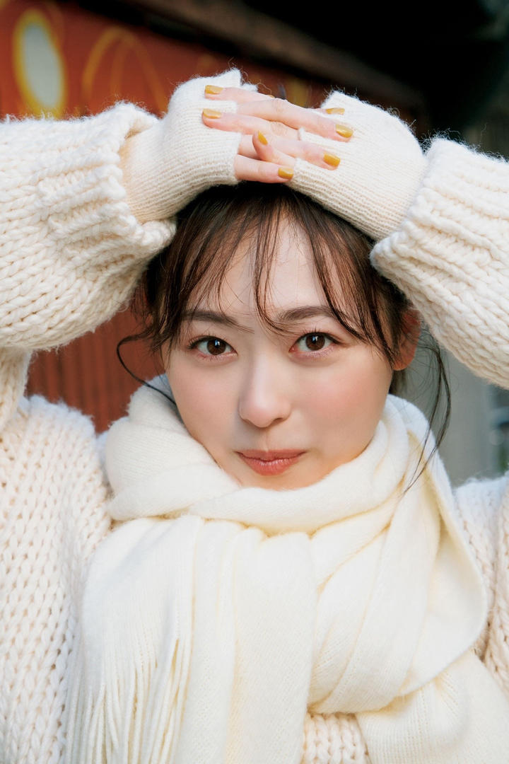 日本大眼睛甜妹图片