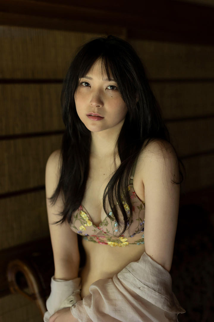 日韩成熟美女模特图片