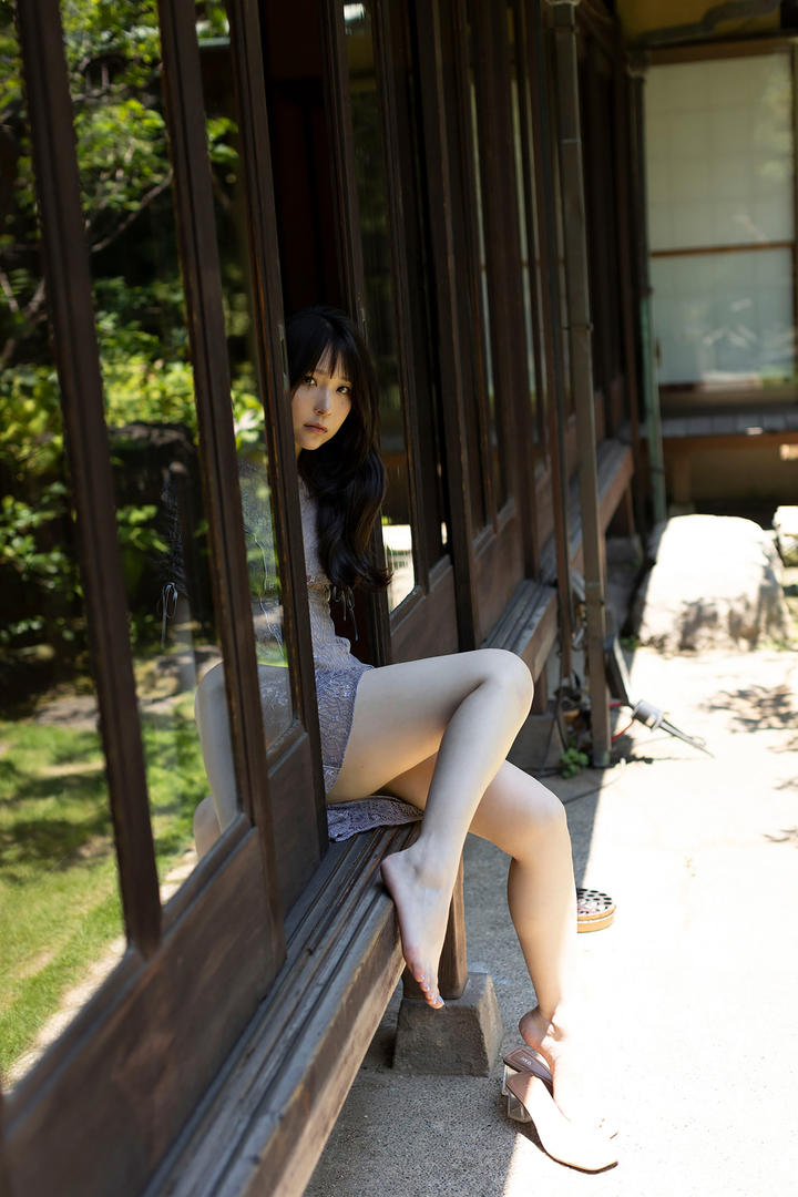 日本美腿玉足美女图片