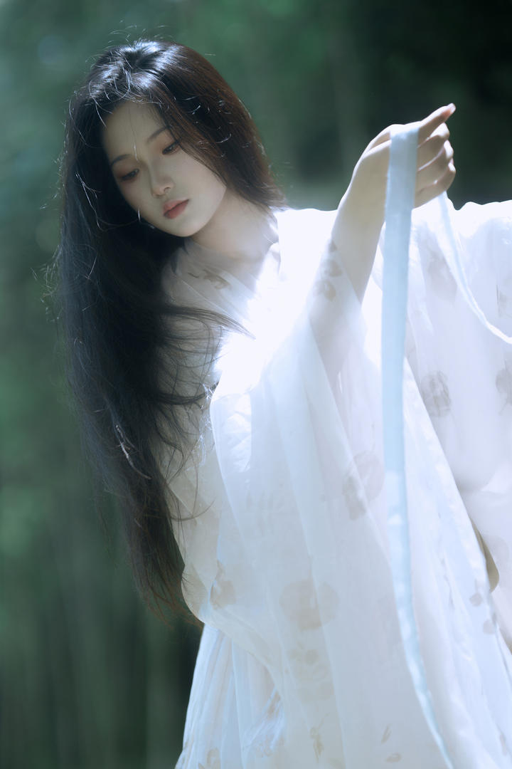 国模古装美女摄影图片
