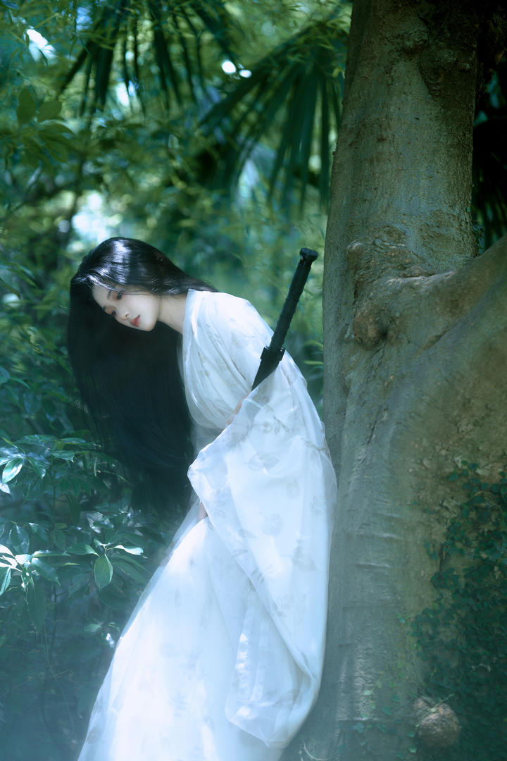 白衣古装美女人像摄影