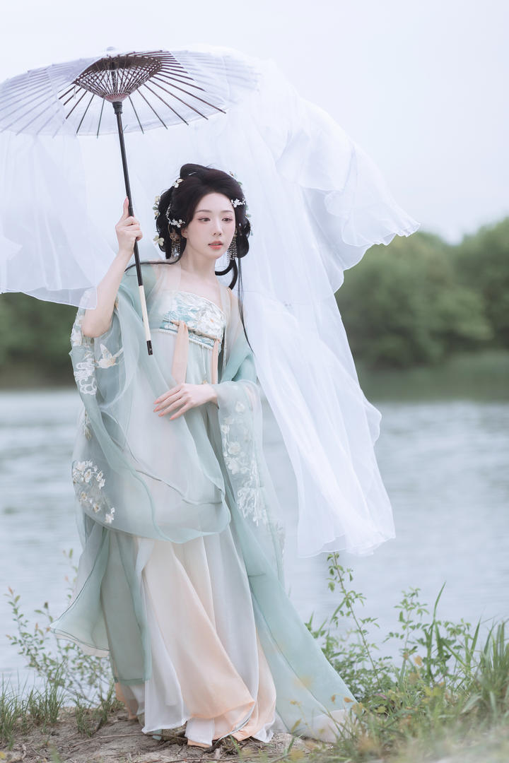 古风美女主播图片