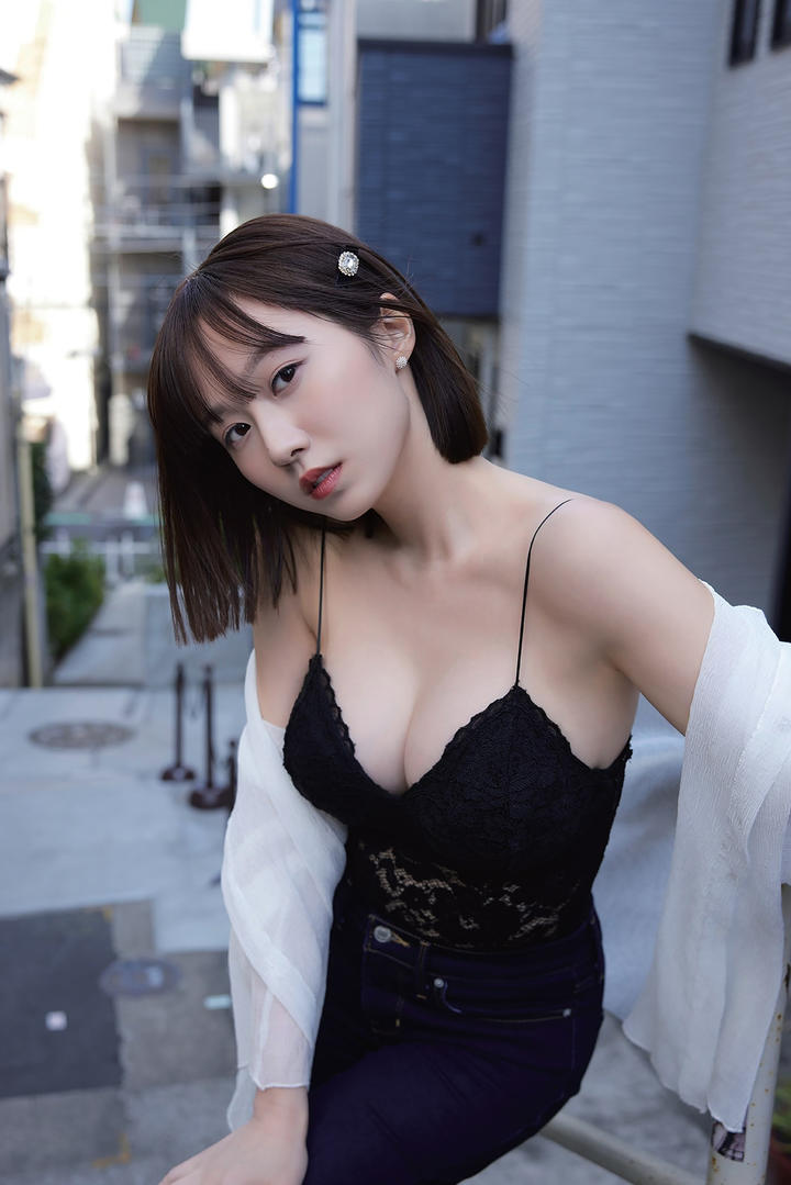 国产成熟御姐性感图片集