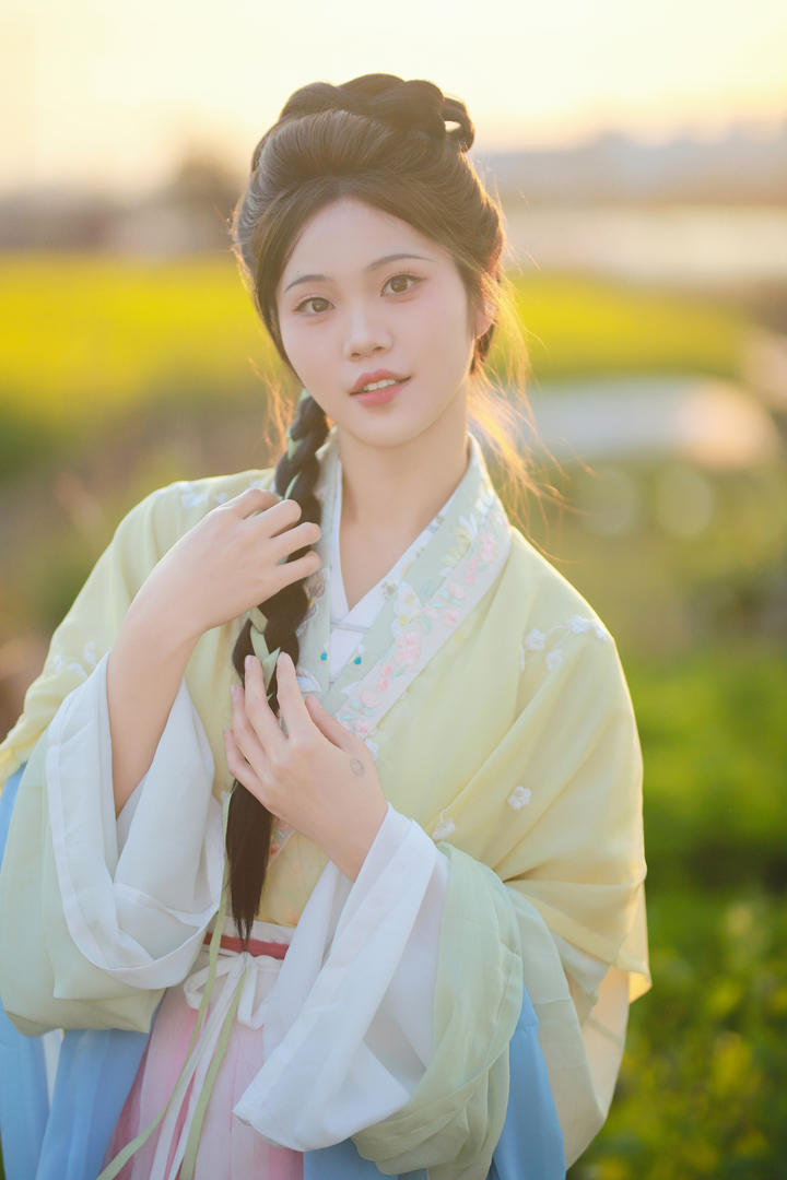 高颜值古装美女艺术照