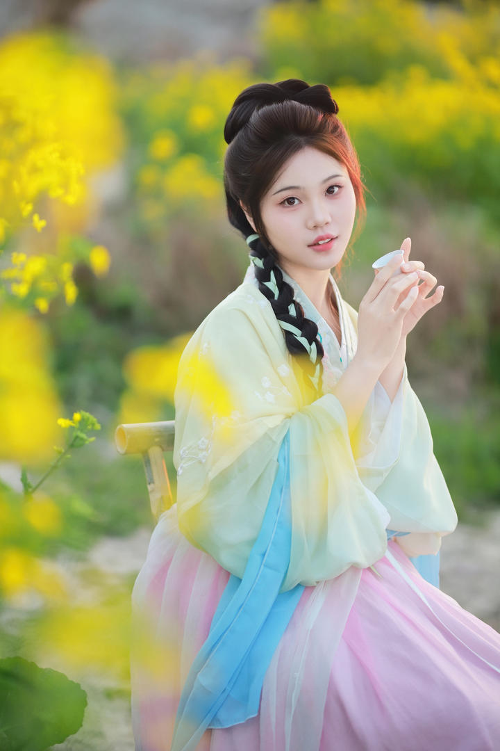 古风美女花园艺术照
