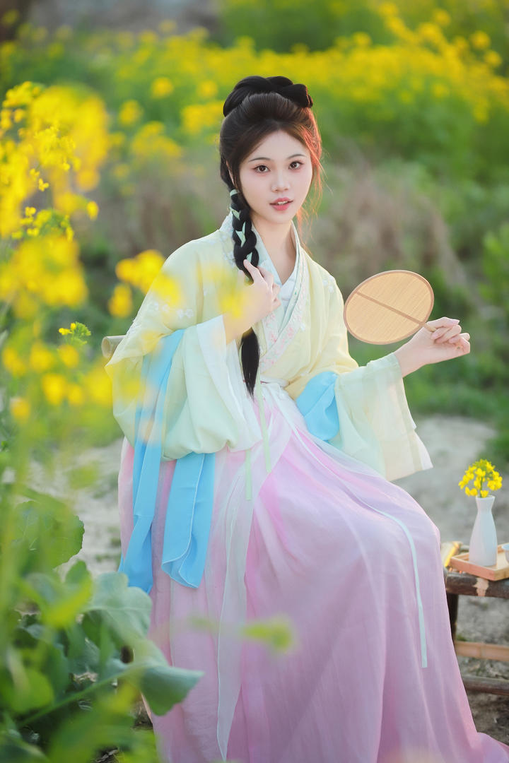 极品清纯美女古装写真