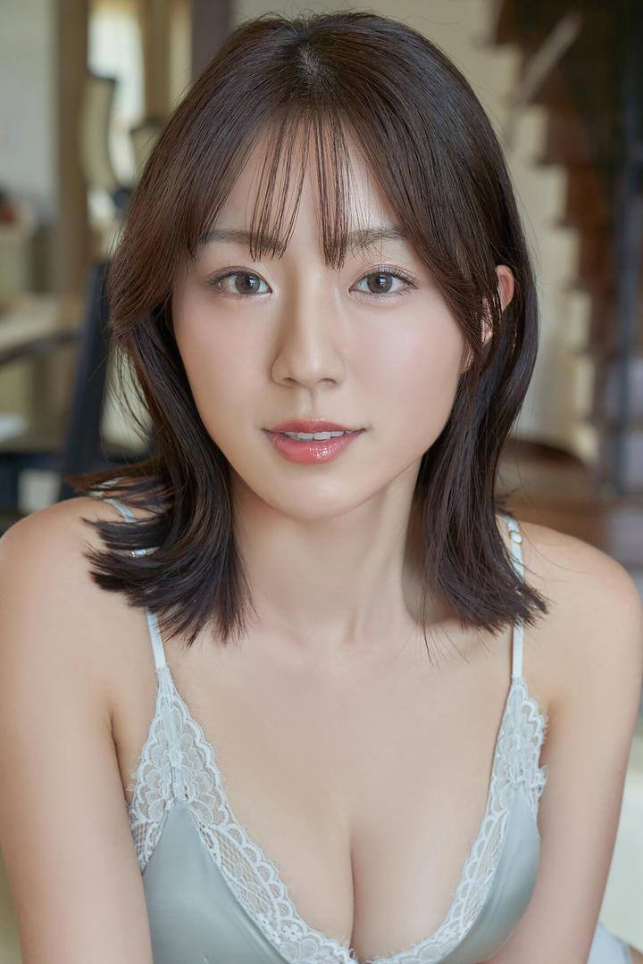 韩国美女明星大尺度照片
