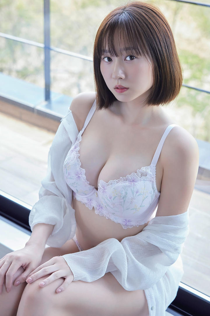 亚洲嫩模美乳诱惑图片