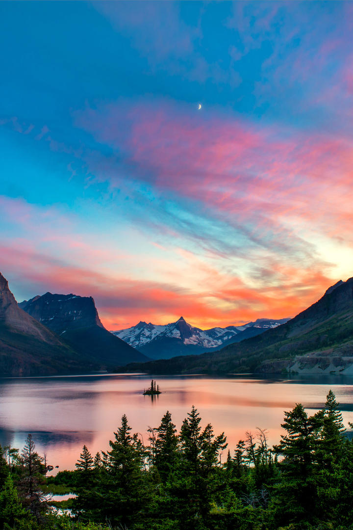 夕阳下的湖泊唯美山水风景图片