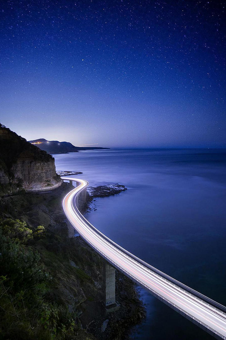 夜晚海边的公路唯美风景壁纸图片