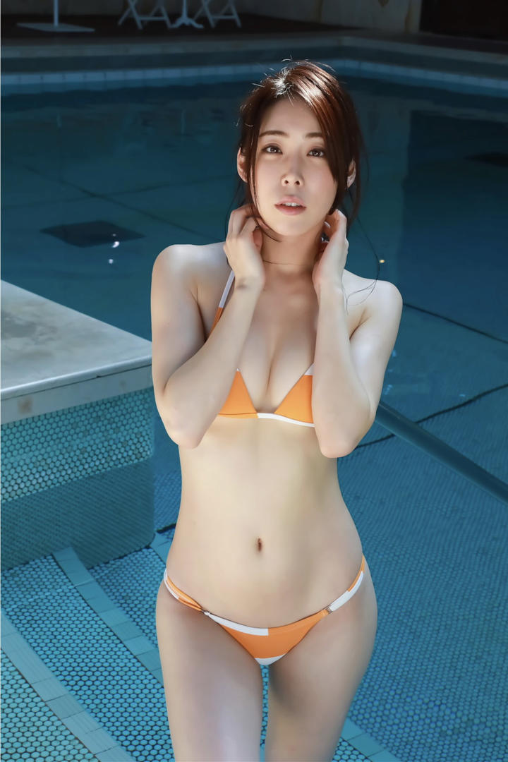 长腿日本美女比基尼性感写真图片大全