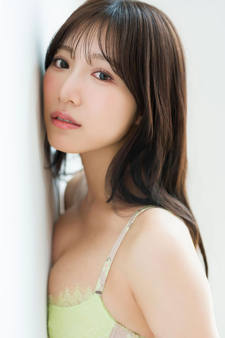 国产精品美女贴墙自拍