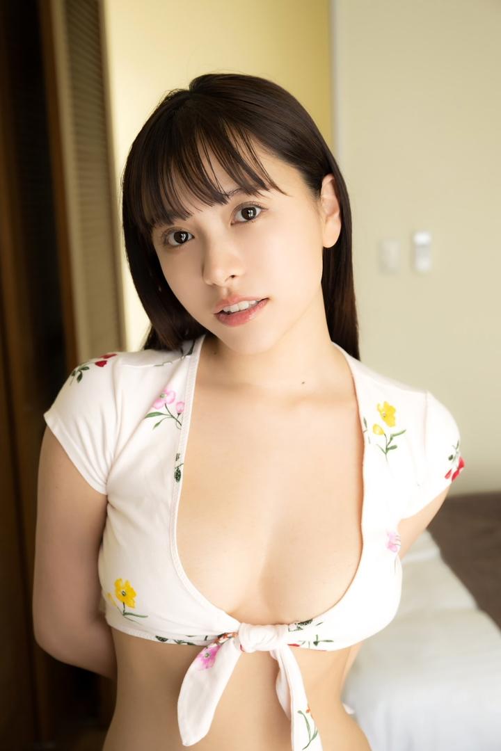 极品长腿美女走光