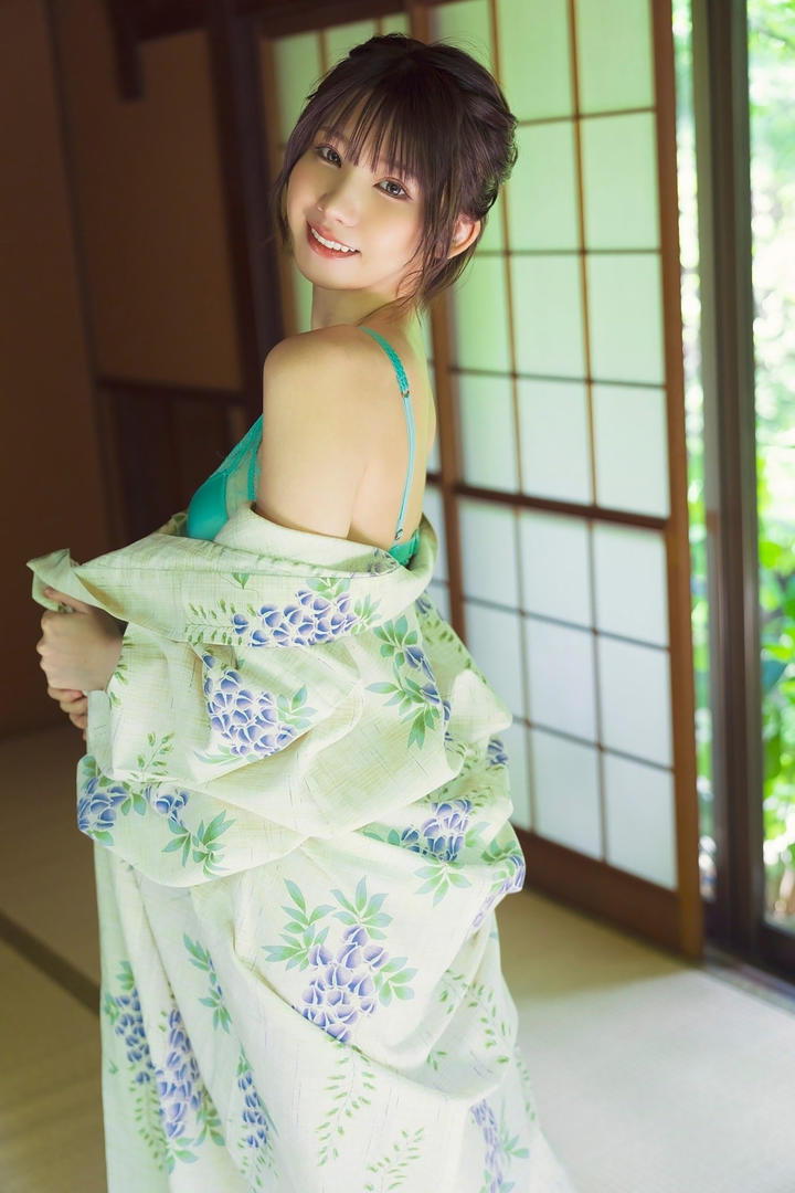 日韩美女和服写真
