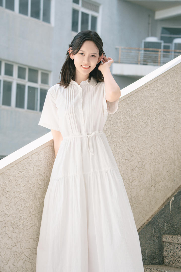 白月光般的女孩街拍图片集
