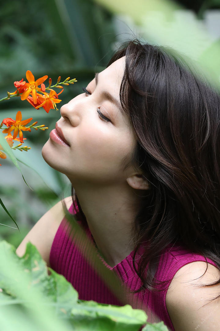 日本AV素人美女户外写真