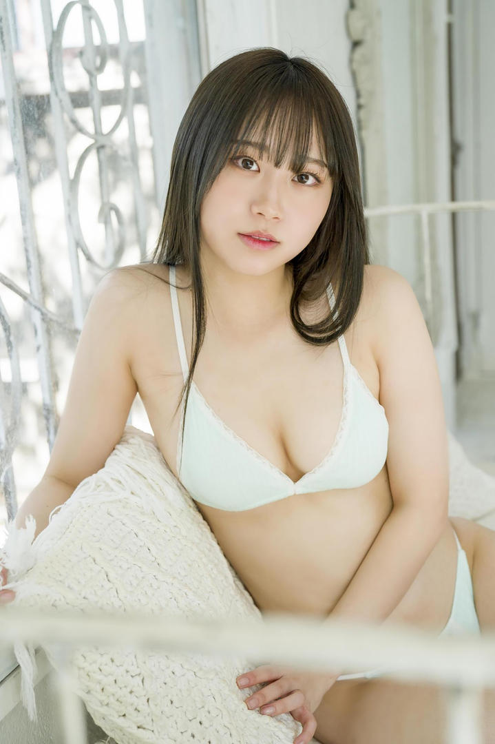 日韩极品美女校花壁纸专区