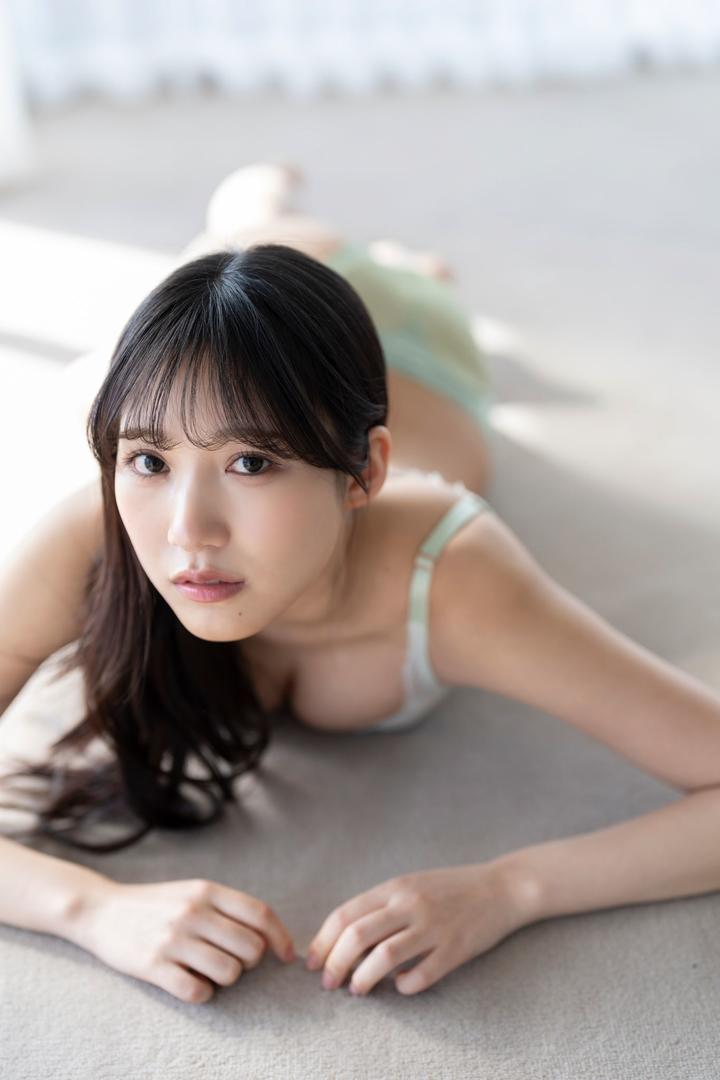 日本养眼美女性感图片