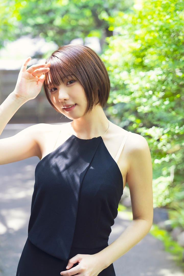 短发发型美女壁纸下载