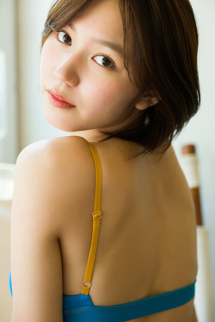 短发美女高清套图