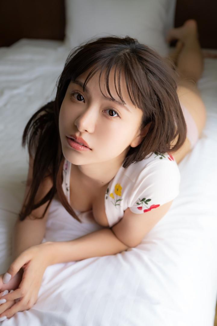 粉嫩少女惊艳写真