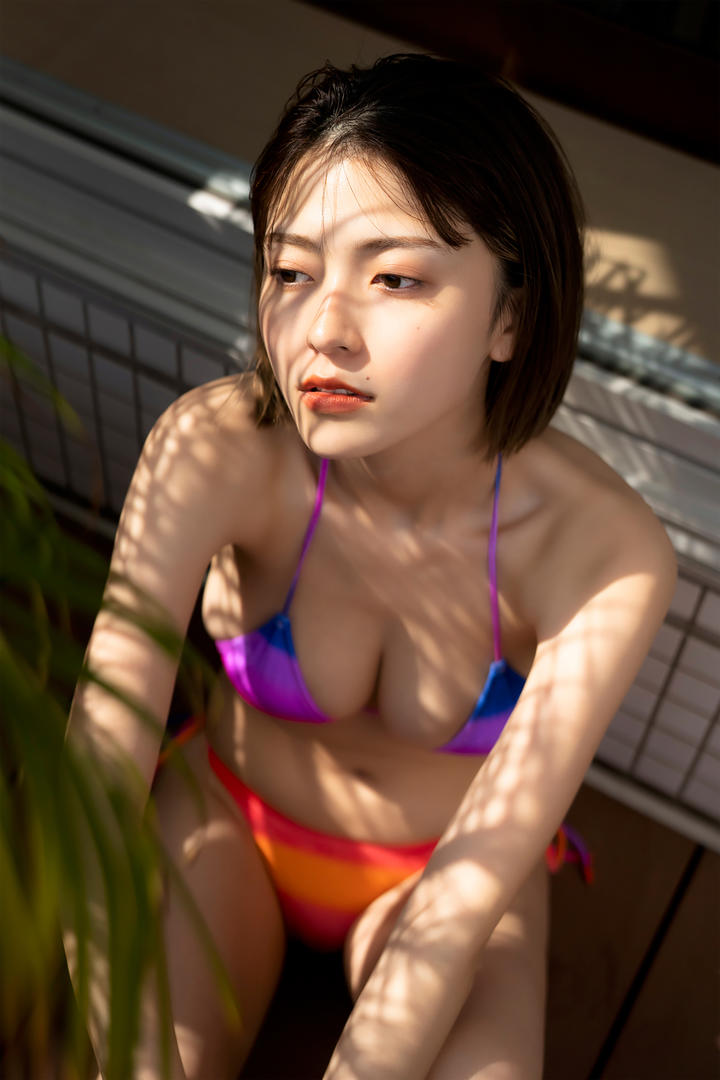 彩色比基尼美女艺术照