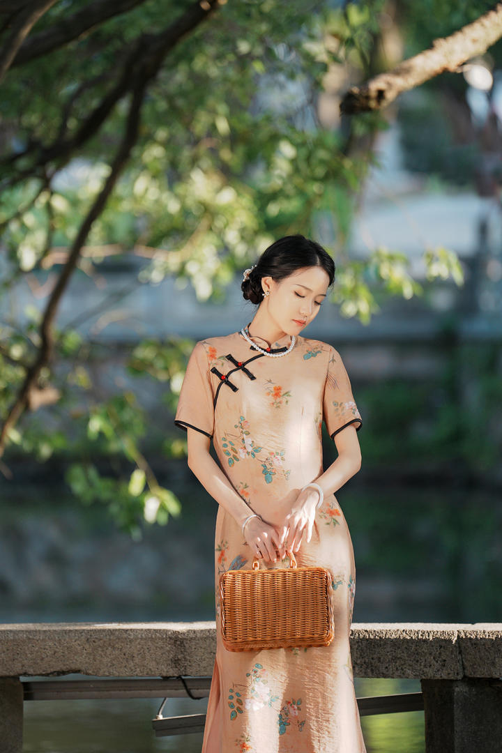 中国旗袍美女高清图片