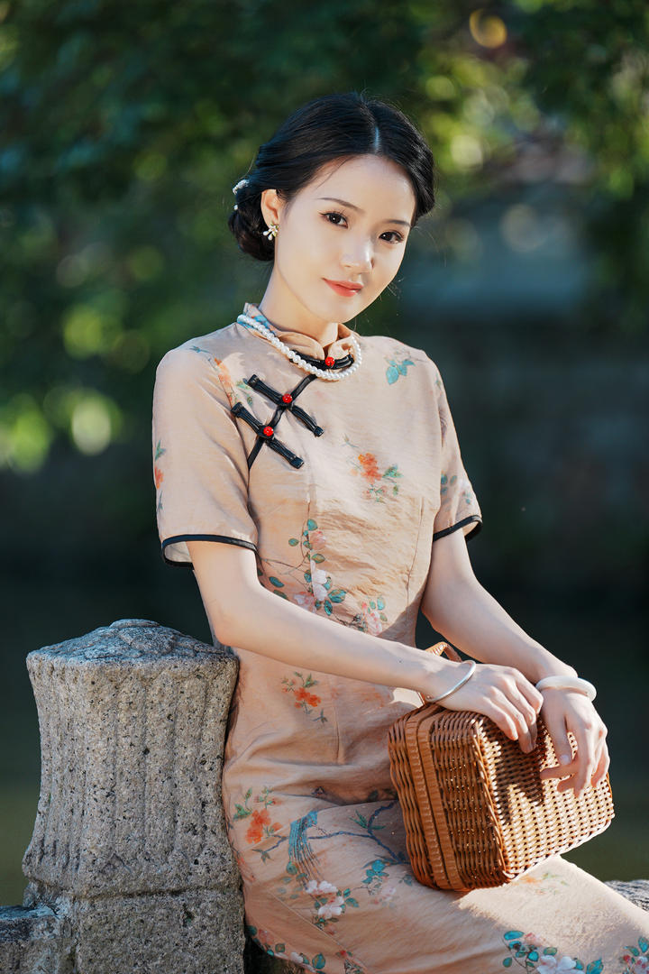 气质旗袍美女唯美图片
