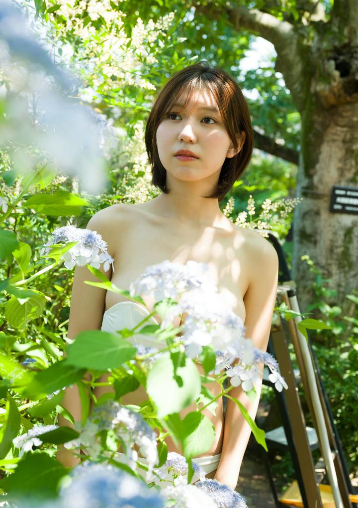 日本气质短发美女图片