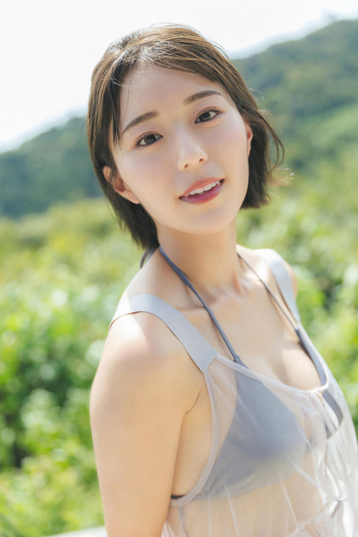 日本短发发型美女湿身图片