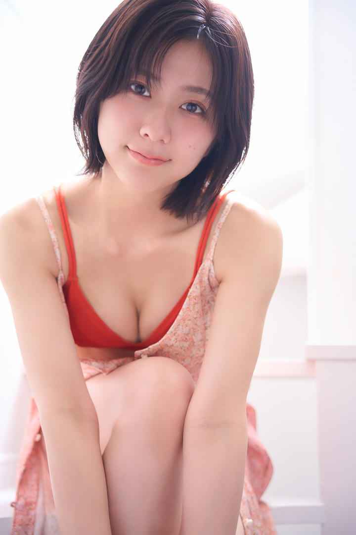 日本短发泳装摄影