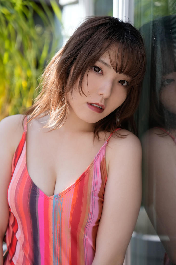 大胆泳装美女壁纸下载